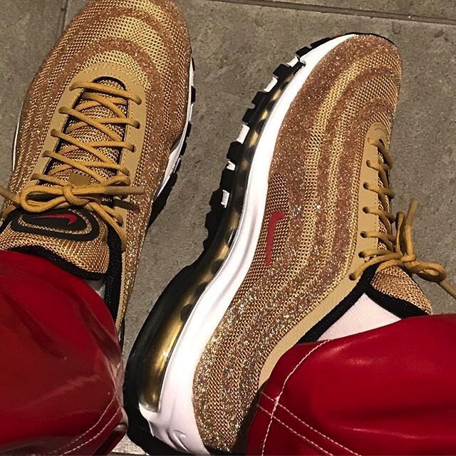 NIKE】スワロフスキーを贅沢に使用したAIR MAX 97 Swarovski “Metallic Gold”がリーク | UP TO DATE