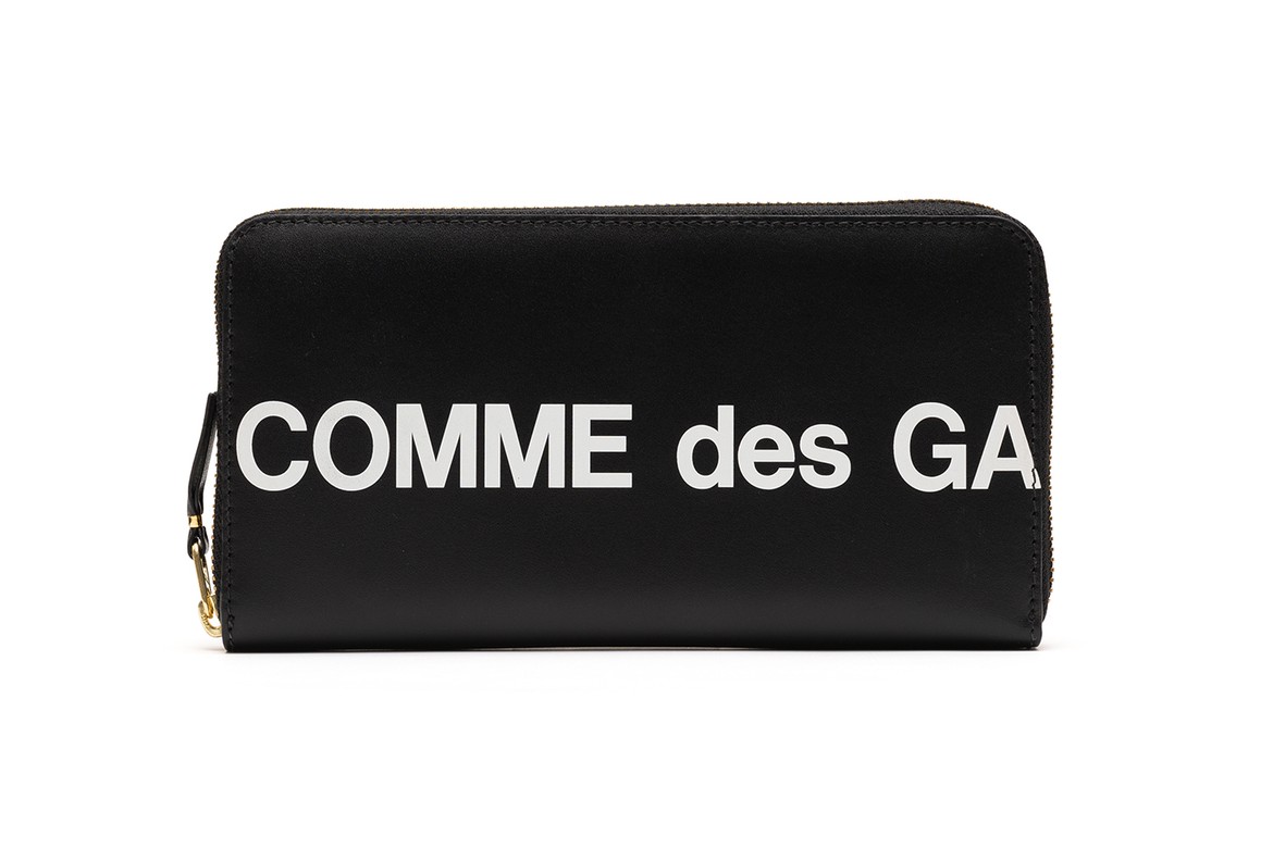 【COMME des GARÇONS】新作ウォレットシリーズ “Huge Logo Wallet”が国内4月6日に発売予定 | UP TO DATE