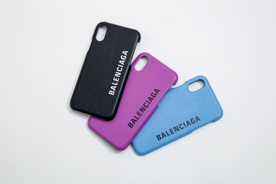 BALENCIAGA】ブランド初となるiPhoneケースが7月上旬に発売予定 | UP 