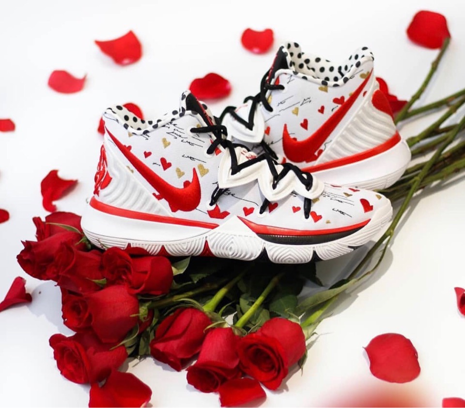Sneaker Room × Nike】Kyrie 5 “Mom”が11月2日/11月3日に発売予定 | UP