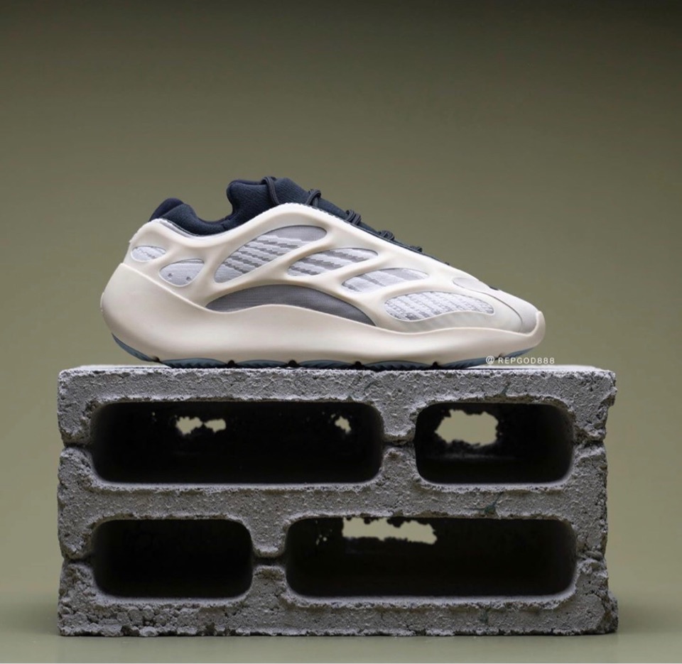 adidas YEEZY 700 V3 “AZAEL”が国内8月24日に再販予定 ...