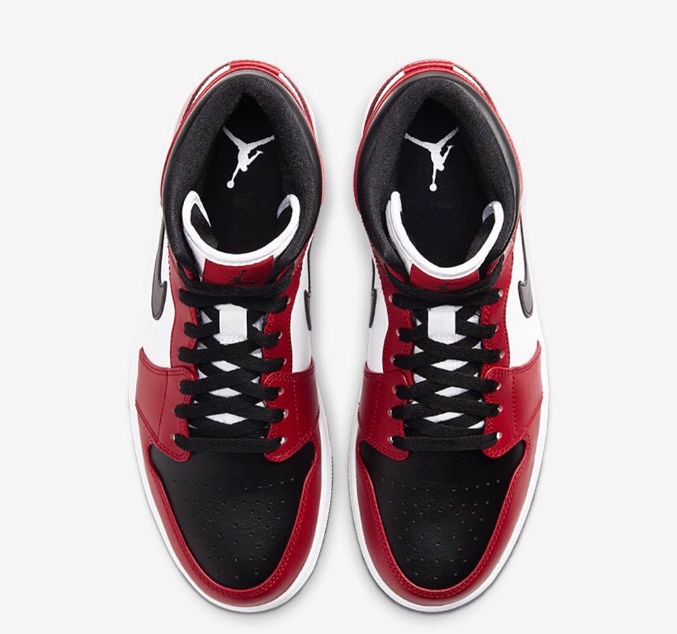 NikeAir Jordan 1 Mid “Chicago Black Toe”が国内に発売予定