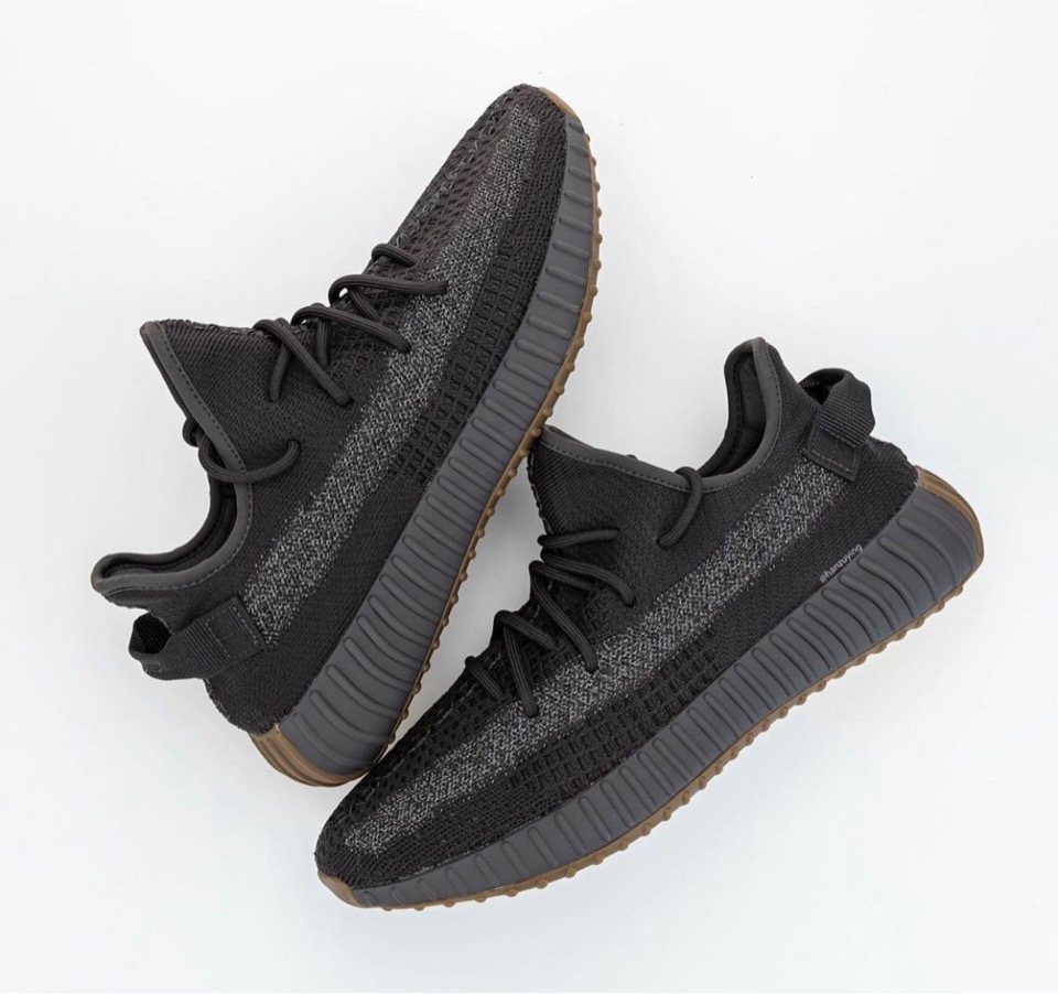 adidas】YEEZY BOOST 350 V2 “CINDER”が国内5月9日に発売予定 | UP TO DATE