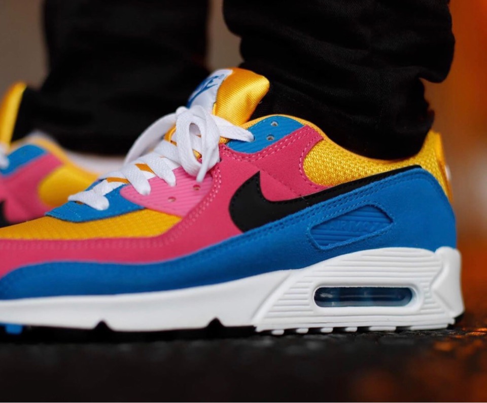Nike Air Max 90 Gold Pink Blue が国内3月13日に発売予定 Up To Date