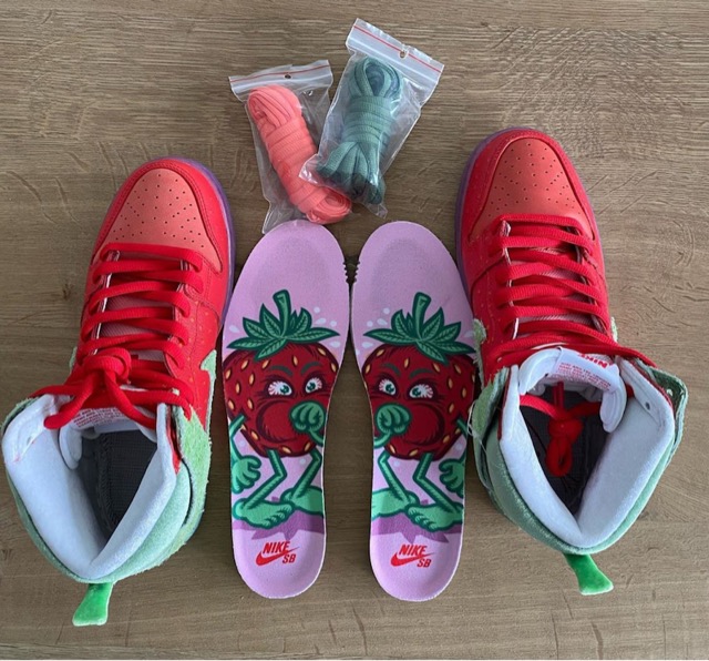 Nike SB】Dunk High Pro QS “Strawberry Cough”が国内10月30日に発売 