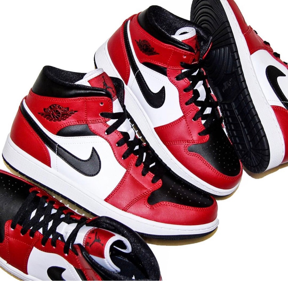 Nike】Air Jordan 1 Mid “Chicago Black Toe”が国内6月3日に発売予定