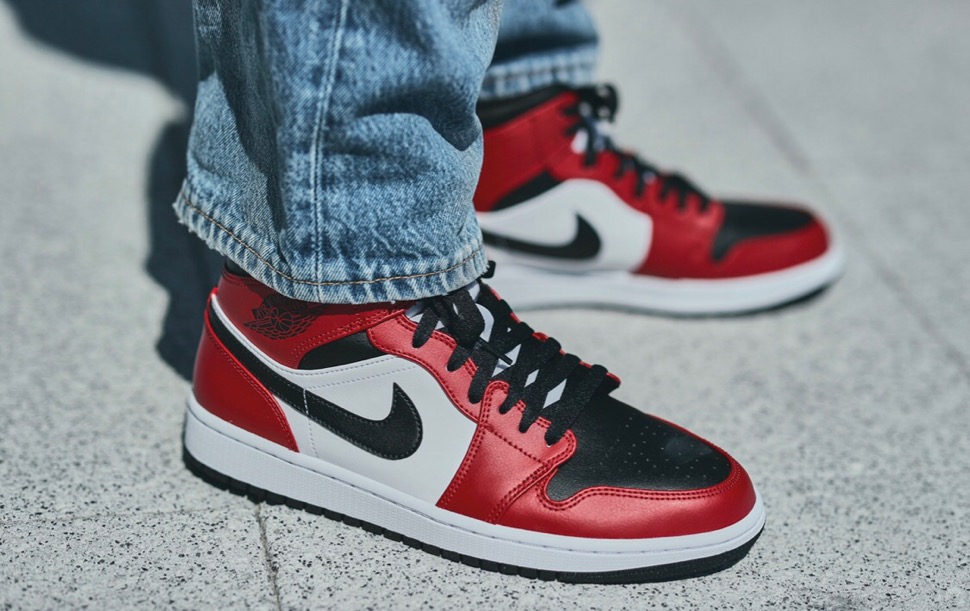 Nike】Air Jordan 1 Mid “Chicago Black Toe”が国内6月3日に発売予定