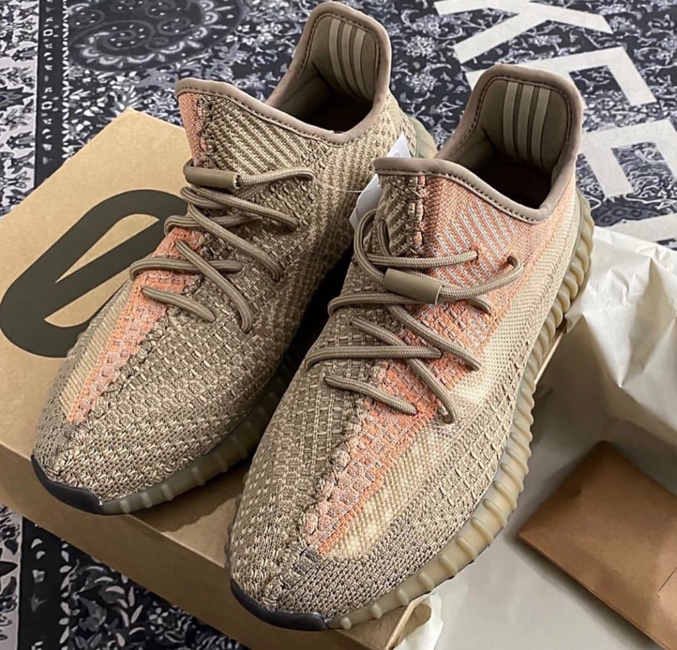 adidas】YEEZY BOOST 350 V2 “SAND TAUPE”が国内12月19日に発売予定