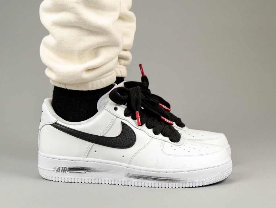 NIKE  air force1 paranoise