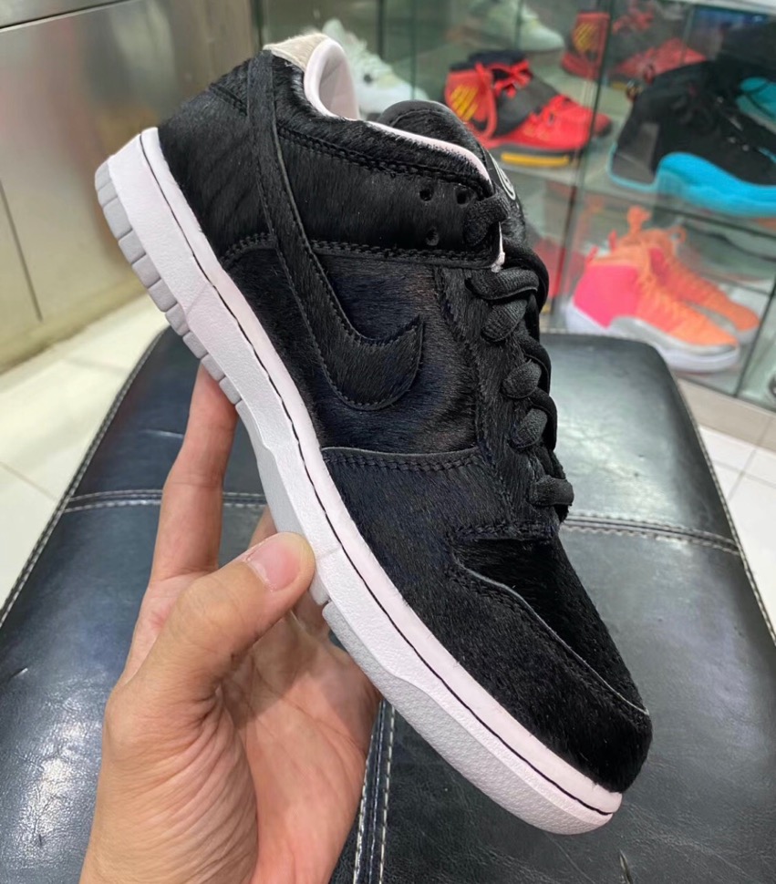 NIKE SB DUNK low × MEDICOM TOY be@brick