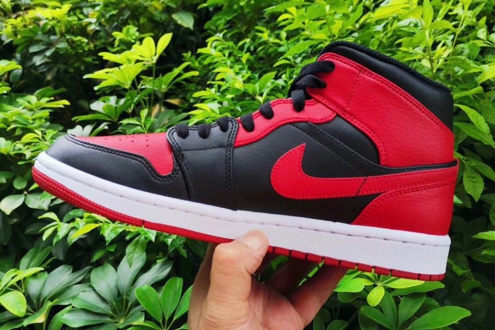 Nike Air Jordan 1 Mid Bred が国内3月21日に再販予定 Up To Date