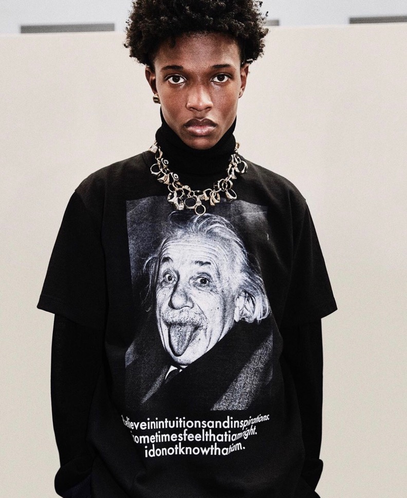 sacai × Albert Einstein】アインシュタインTシャツ&フーディー