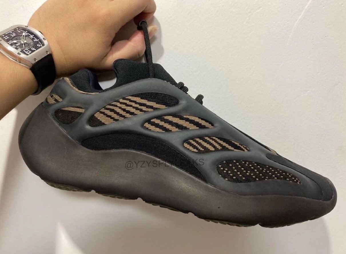 Adidas Yeezy 700V3 CLAY BROWN GY0189