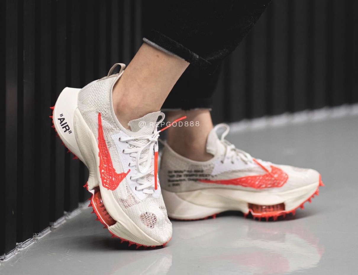 Off-White×NikeAirZoomTempoNext% Flyknit