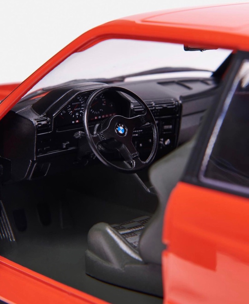 Kith × BMW】〈E30 M3〉18分の1 ダイキャストカーが国内10月19日に発売