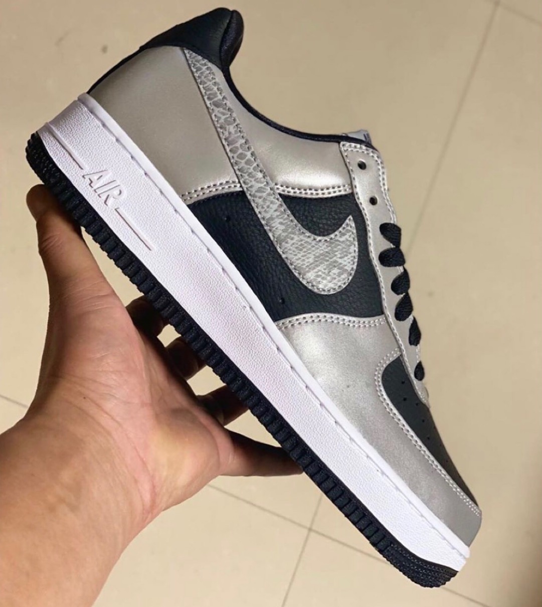 なく良好ですNIKE ナイキ AIR FORCE 1 SILVER SNAKE 黒蛇 復刻版