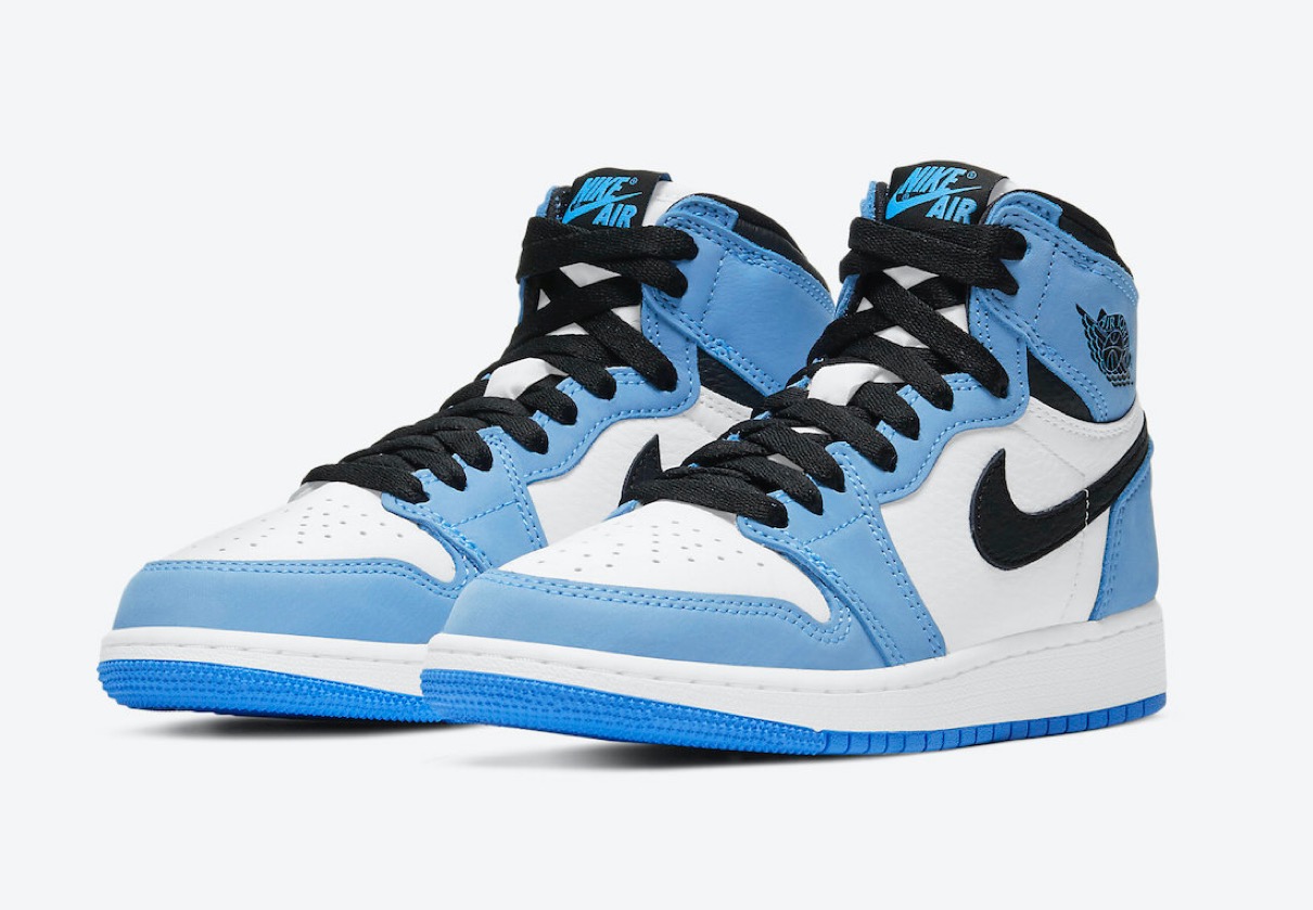 スニーカーNike Air Jordan 1 High University Blue