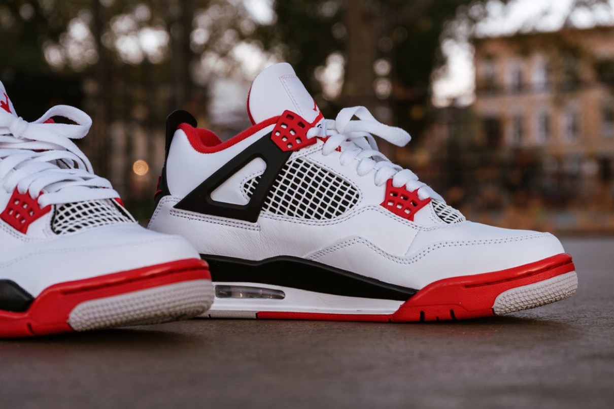 28.0cm NIKE AIR JORDAN 4 OG "FIRE RED"