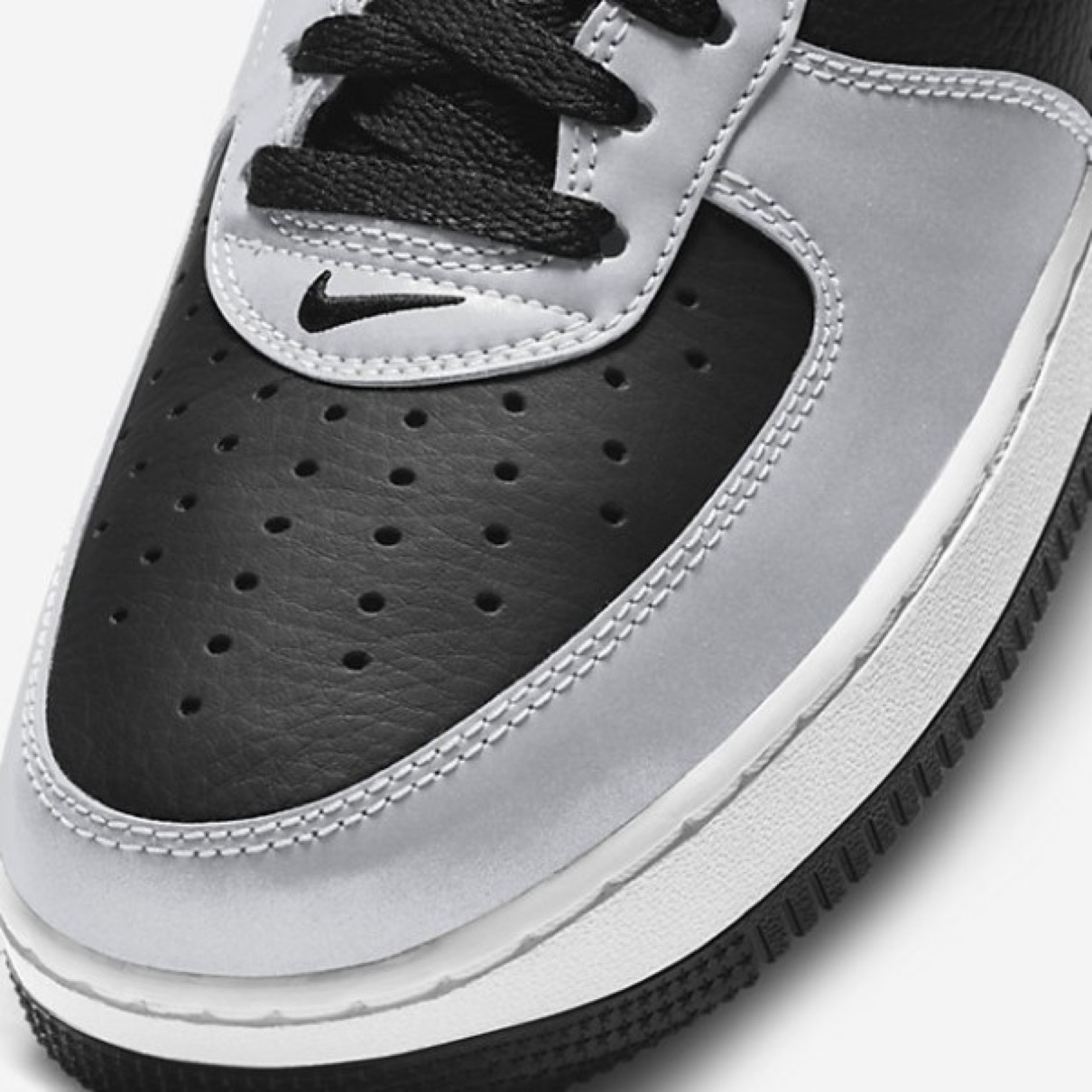 NIKE AIR FORCE 1 "SILVER SNAKE" 黒蛇