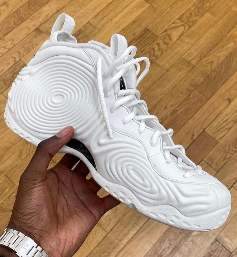 nike men's react vapor nxt tennis shoes white and black