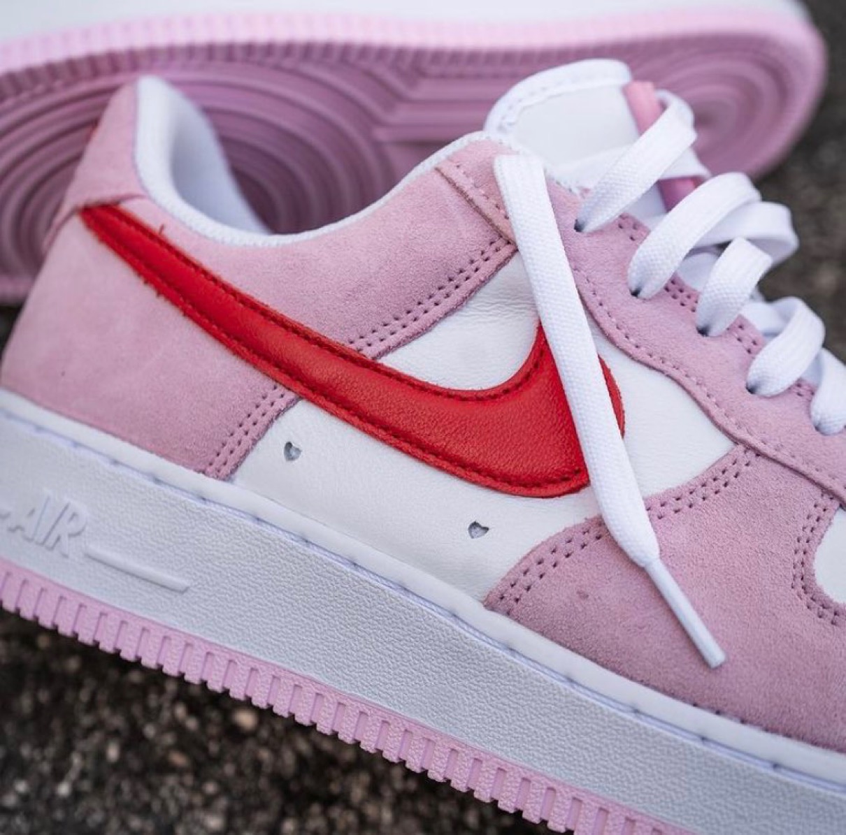 Nike air force low valentine s day. Nike Air Force 1 Valentines Day 2021. Nike Air Force 1 82 Swoosh. Nike Air Force 2021. Nike Air Force 1 Love.