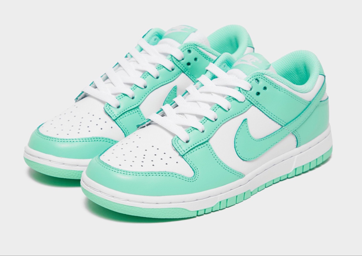 NIKE WMNS DUNK LOW "GREEN GLOW" 23.5cm