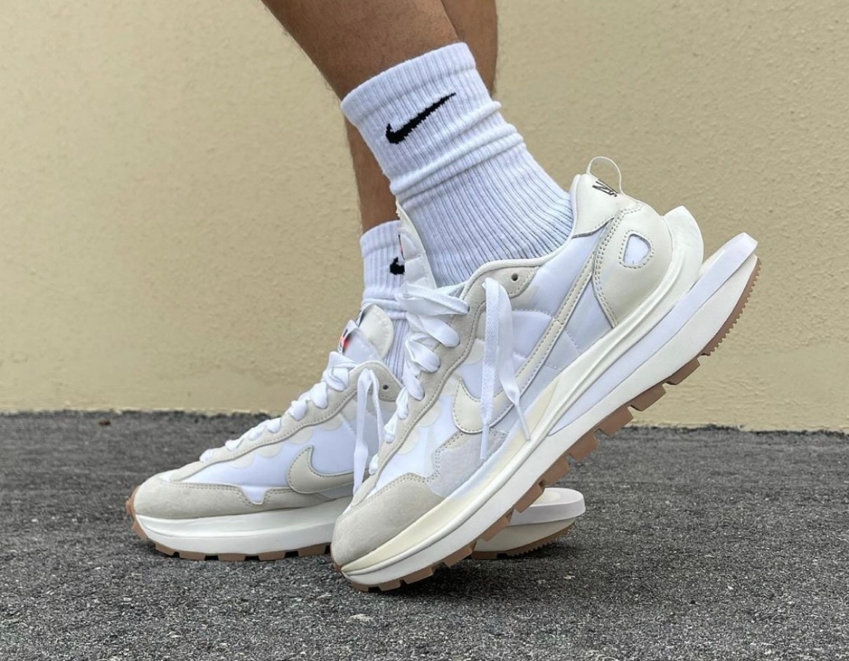 NIKE × sacai Vapor Waffle White Gum5枚目ですね