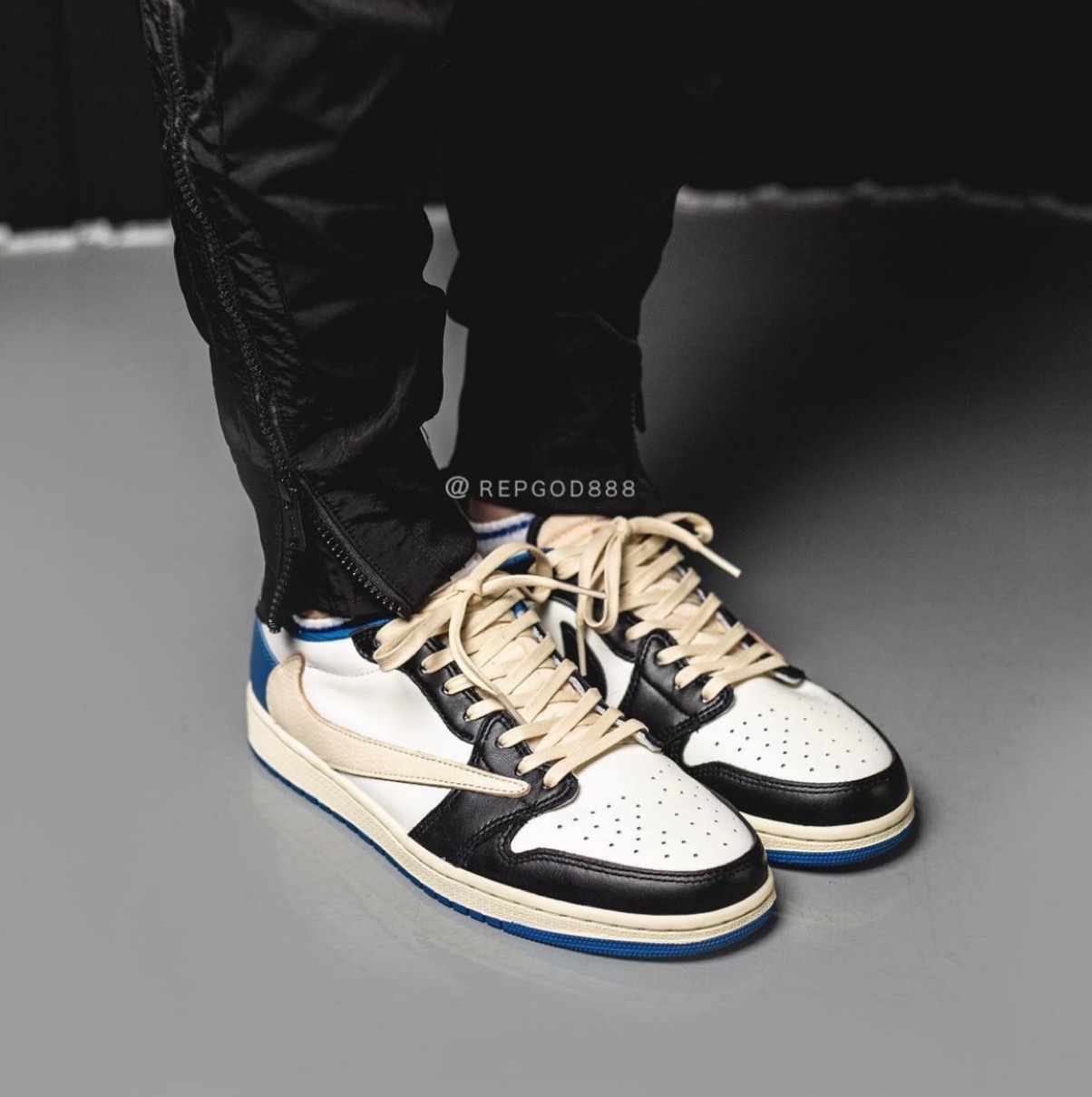 Travis Scott × Nike × Fragment Air Jordan 1 Low OG “Military Blue