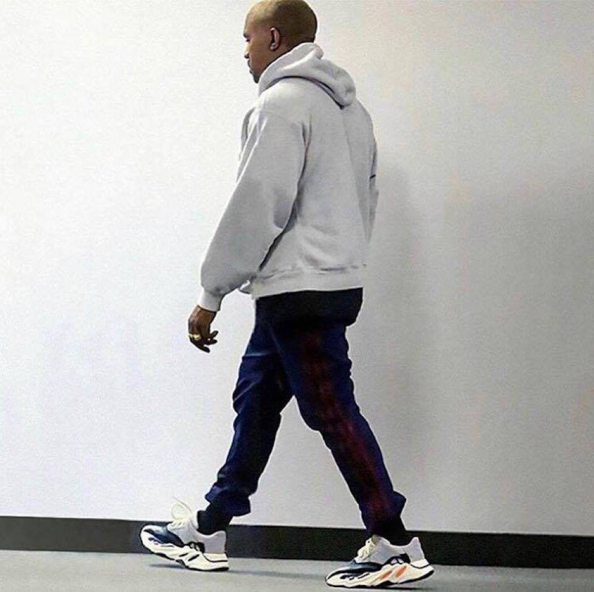 Yeezy Boost 700 ウェーブランナーYeezy