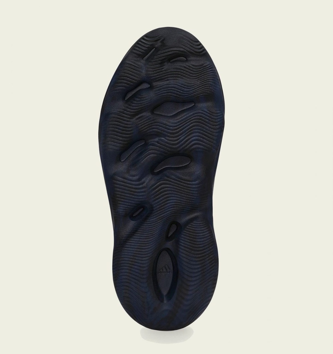adidas】YEEZY FOAM RUNNER “MINERAL BLUE”が国内5月29日に発売予定 