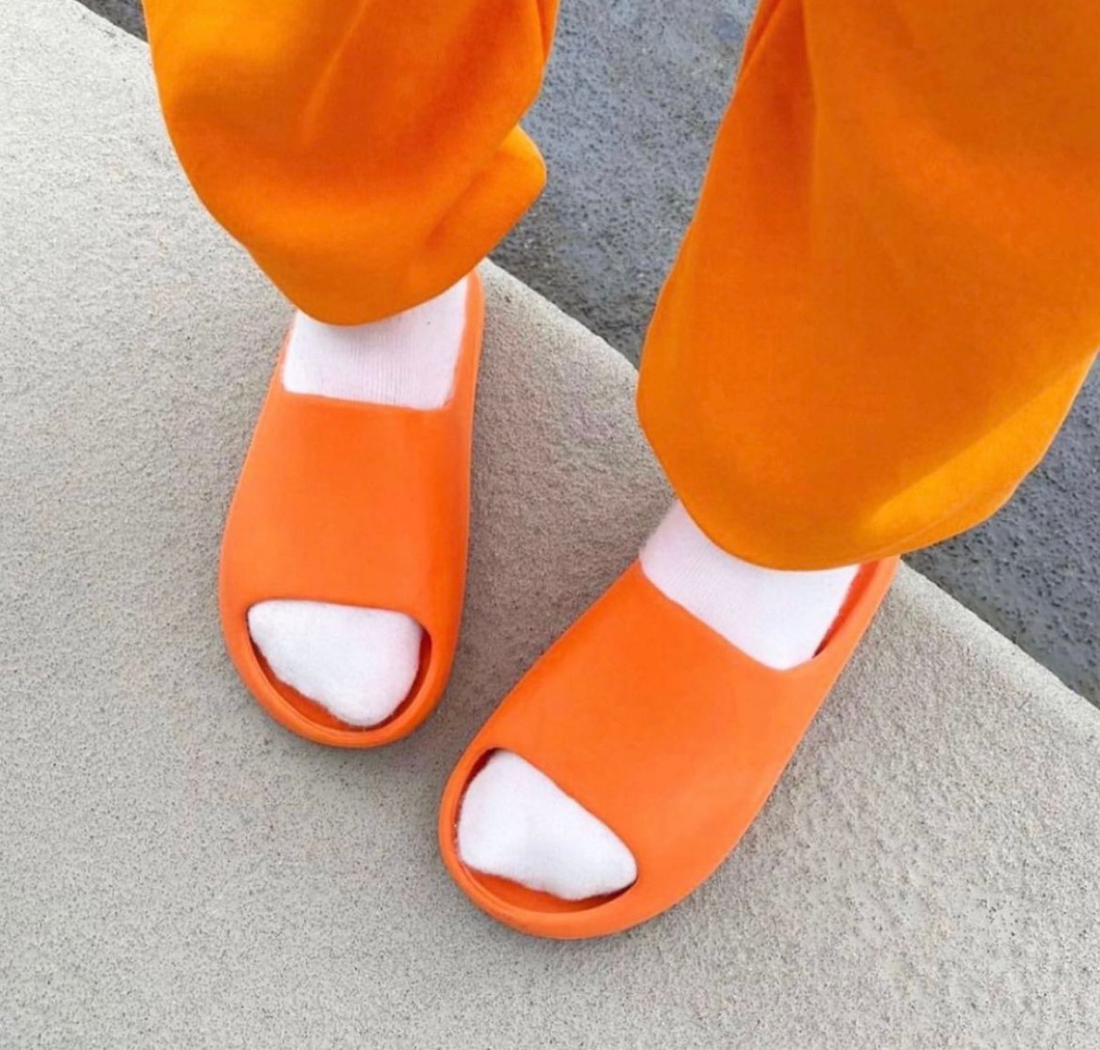 Adidas YEEZY SLIDE ORANGE アディダスイージー【値下げ】イージー