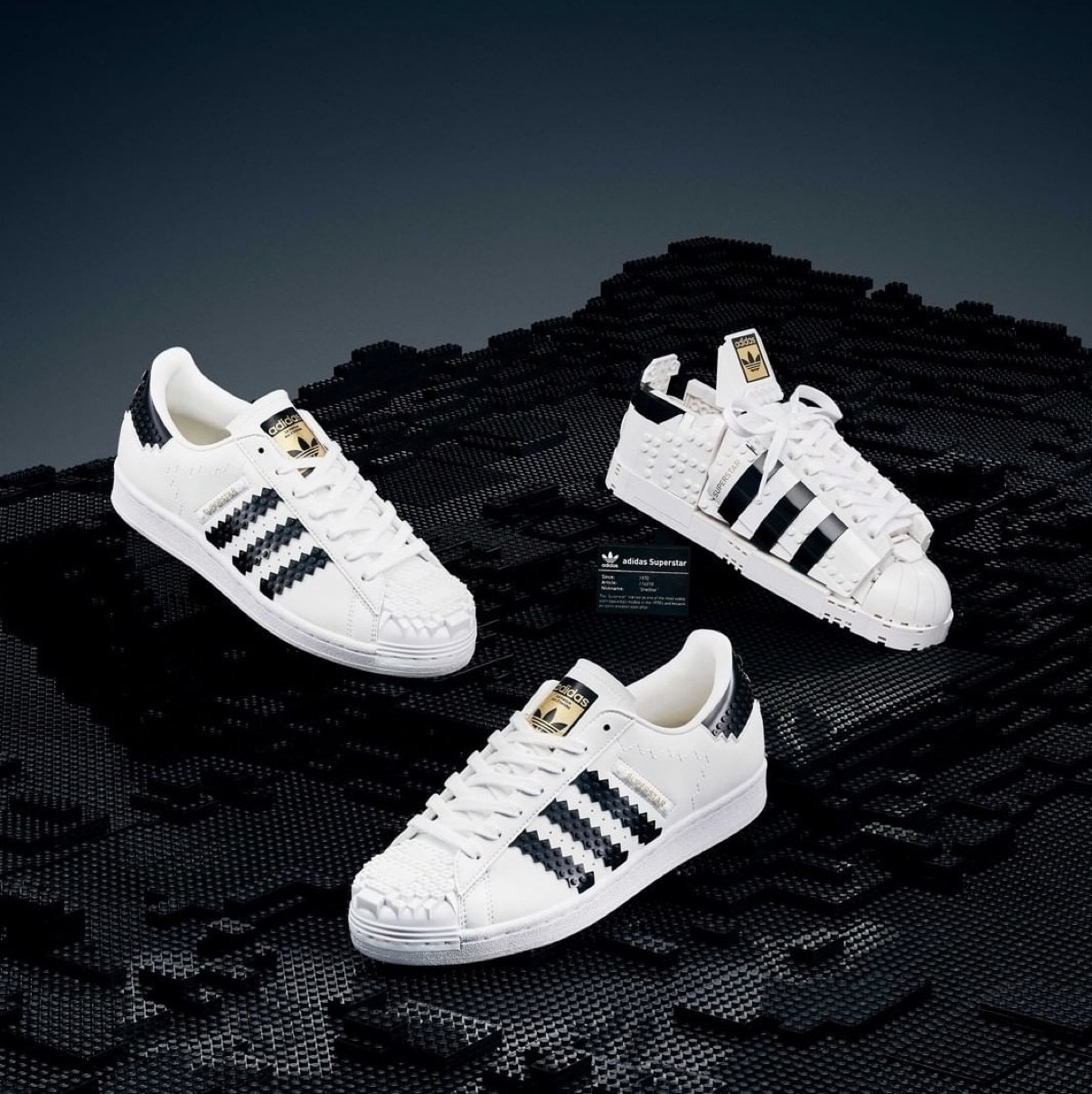 LEGO® × adidas Originals】Superstar レゴブロック & スニーカーが 