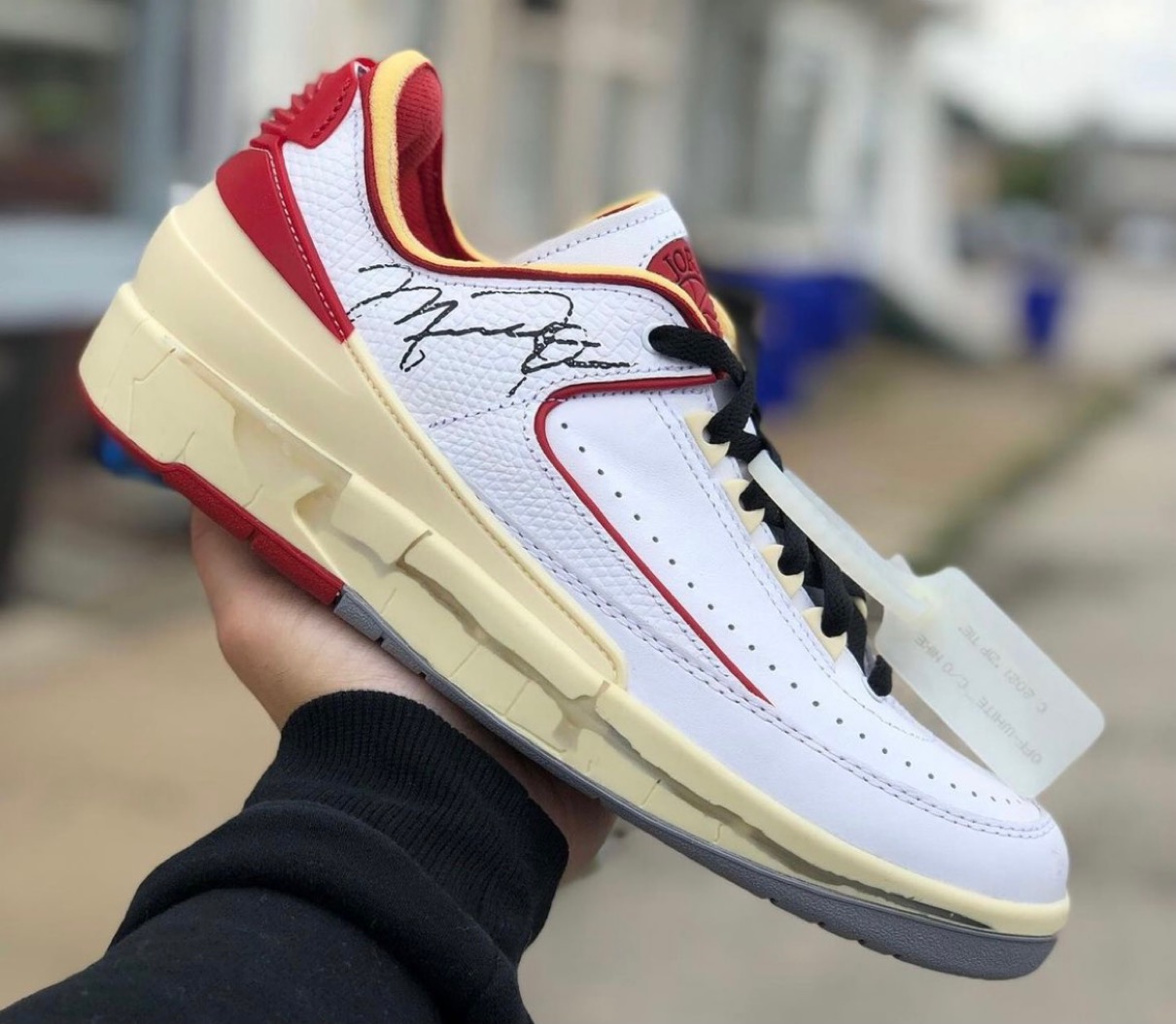 Off-White™ × Nike】Air Jordan 2 Retro Low SP 全2色が国内11月12日に