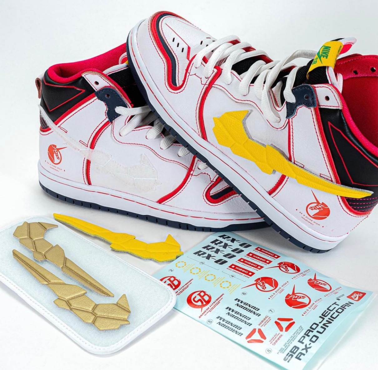 Nike SB × 機動戦士ガンダムUC】Dunk High Pro “Gundam UC” & “Banshee ...