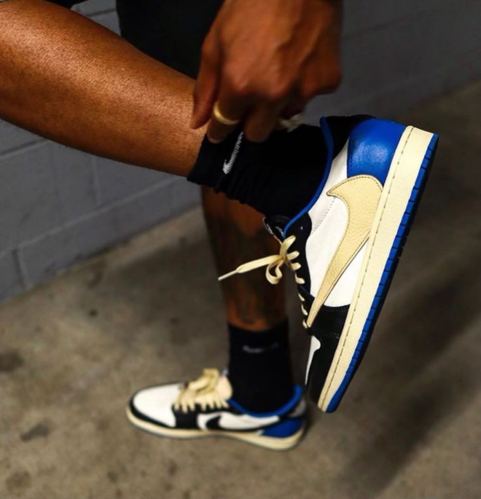 Travis Scott × Nike × Fragment Air Jordan 1 Low OG “Military Blue”の国内販売