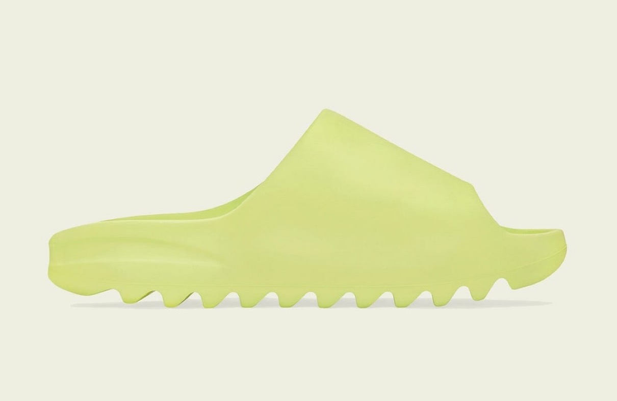 【新品未着用】adidas   glow green イージースライド