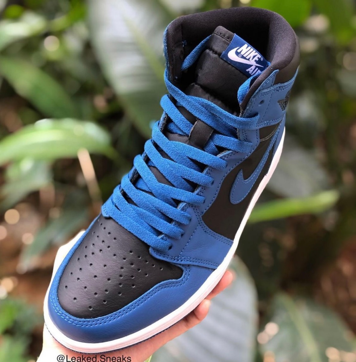 Nike Air Jordan 1 OG "Dark Marina Blue