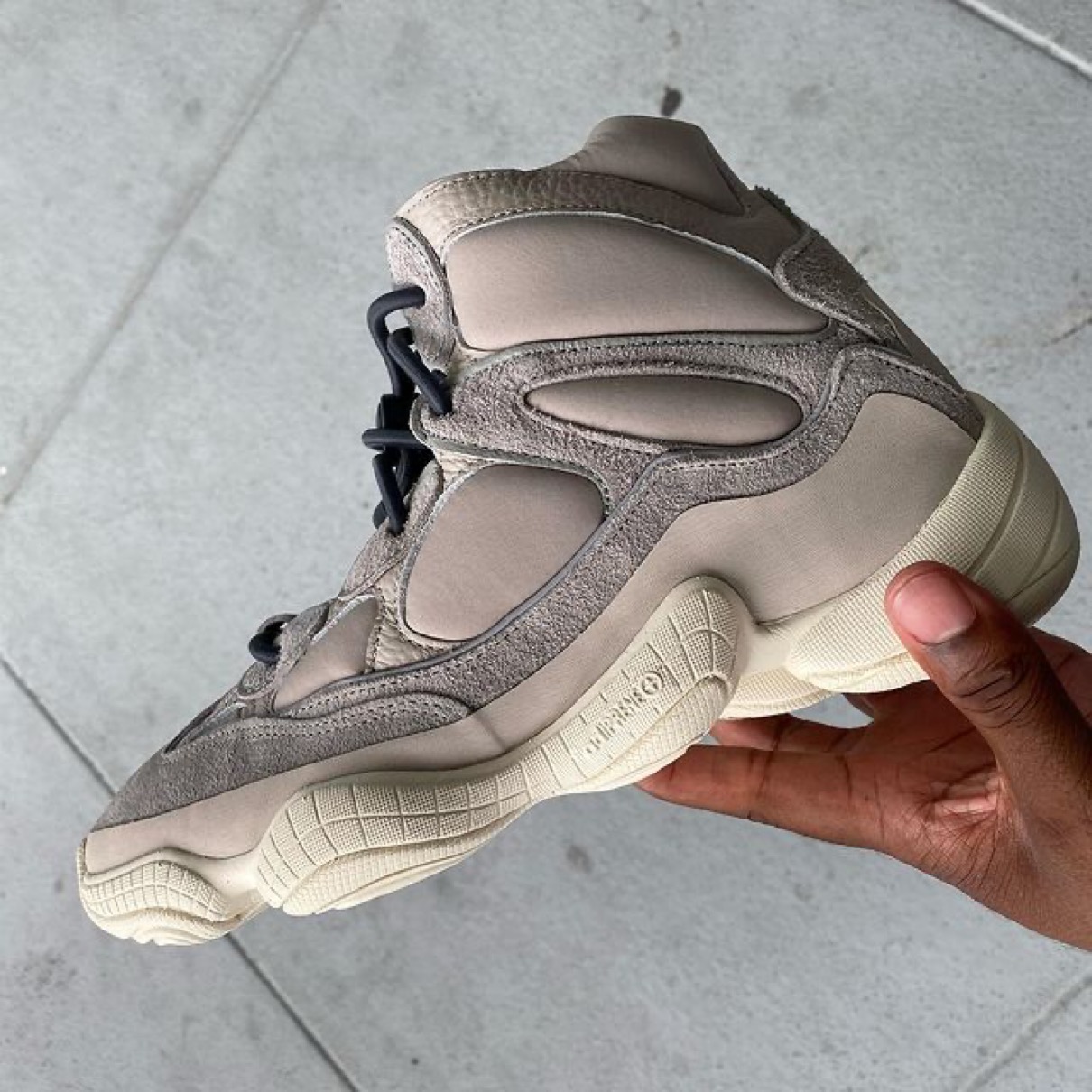 adidas Yeezy 500 High “Mist Stone”が国内10月11日に発売予定 | UP TO