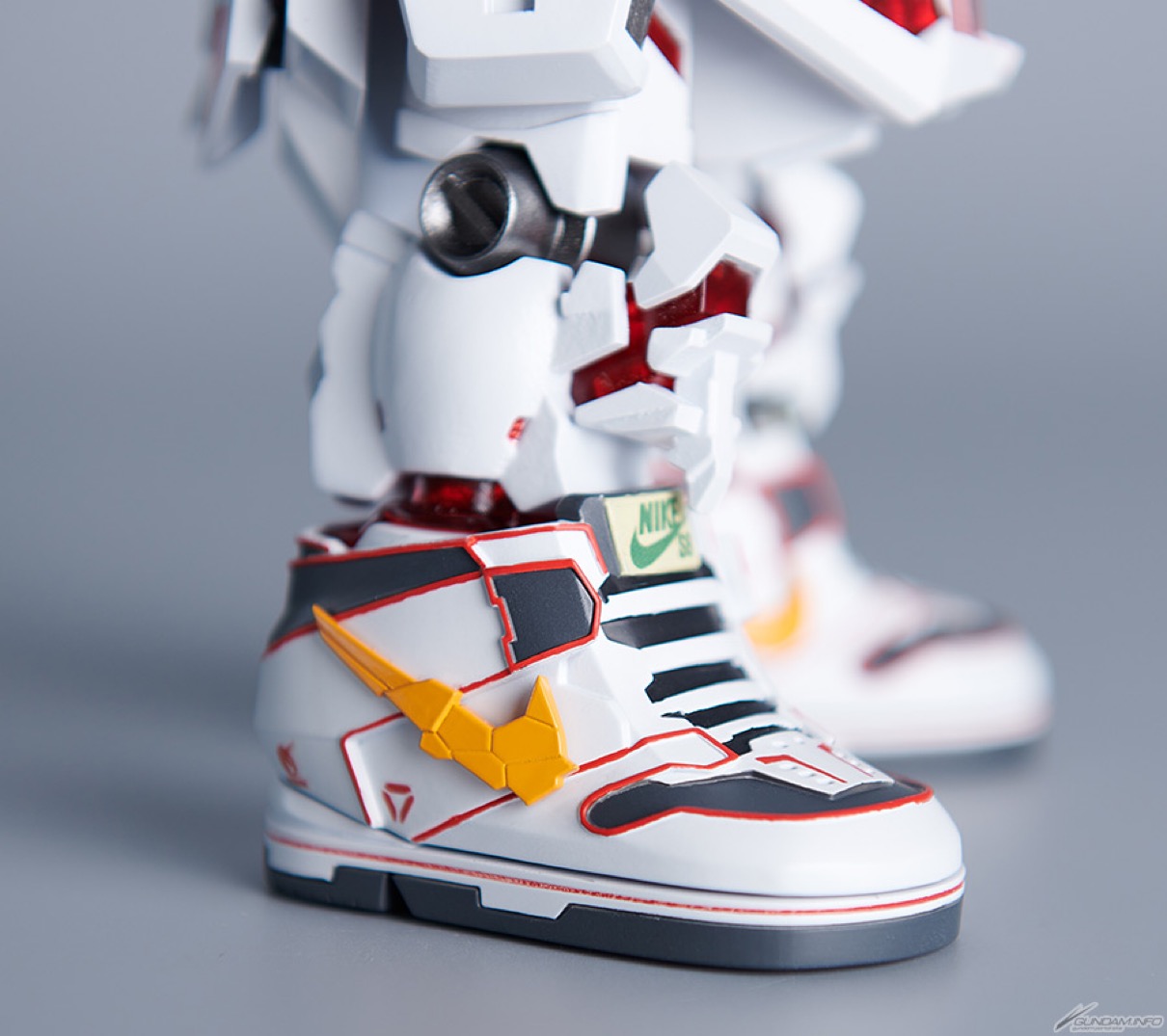 GUNDAM x NIKE ガンダムユニコーン スニーカー バンシィ - その他