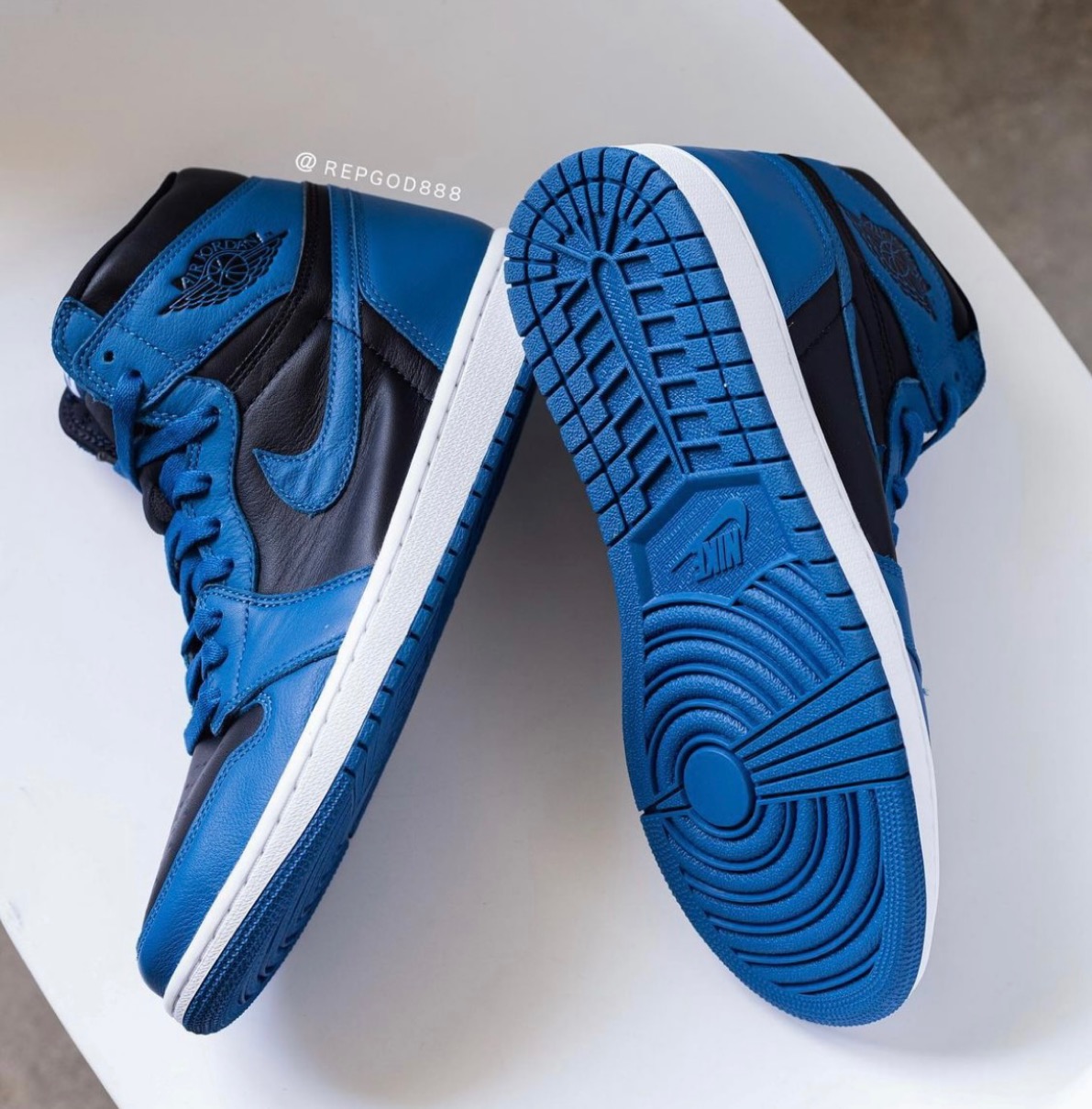 【Nike】Air Jordan 1 Retro High OG “Dark Marina Blue”が2022年1月15日に発売予定