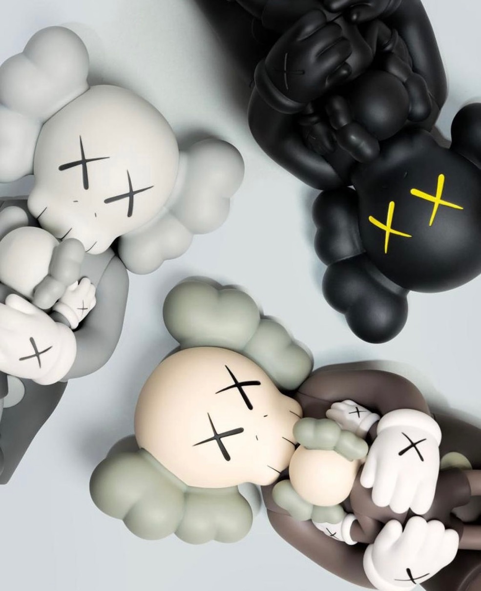 KAWS：HOLIDAY SINGAPOREを記念したマーチャンダイズが11月13日に発売 ...