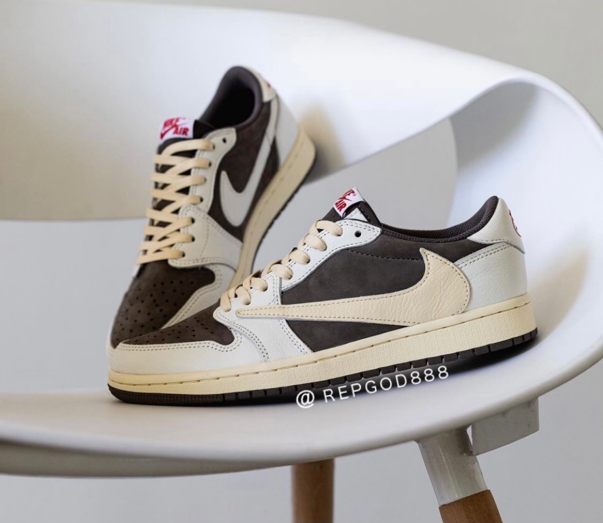 Travis Scott × Nike Air Jordan 1 Low OG SP “Reverse Mocha”が国内7 ...