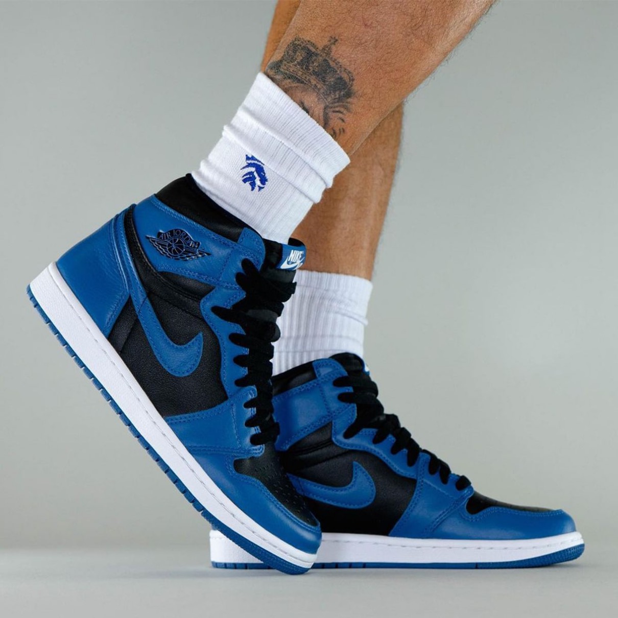 Jordan 1 High OG dark marina blue紐だけ変えて飾ってました