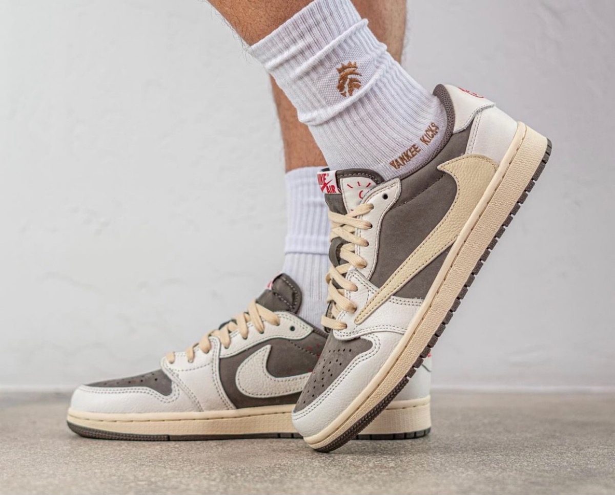 ナイキ×トラヴィススコット AirJordan1Low Ps リバースモカ-