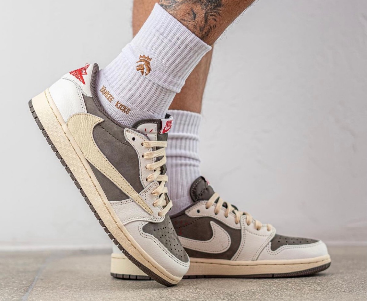 Nike Air Jordan 1 Low Travis Scott Reverse Mocha