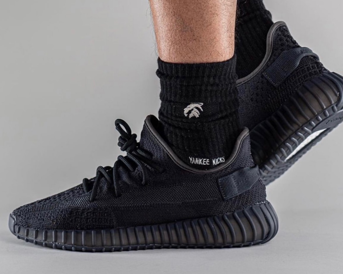 adidas Yeezy Boost 350 V2 “Onyx”が国内5月31日に再販予定 ［HQ4540 ...