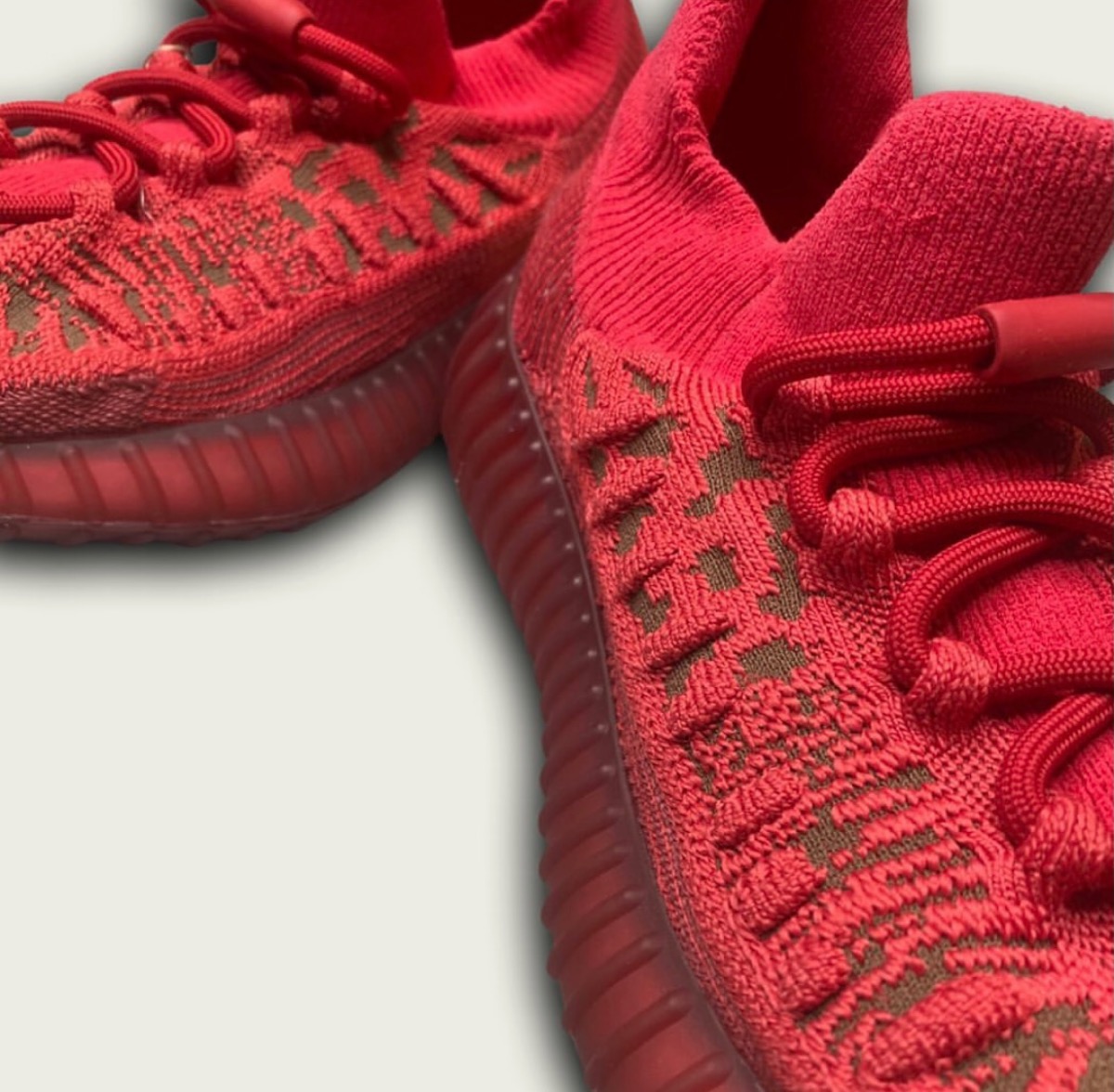 adidas YEEZY BOOST 350 V2 CMPCT “SLATE RED”が国内2月17日に発売予定 UP TO DATE