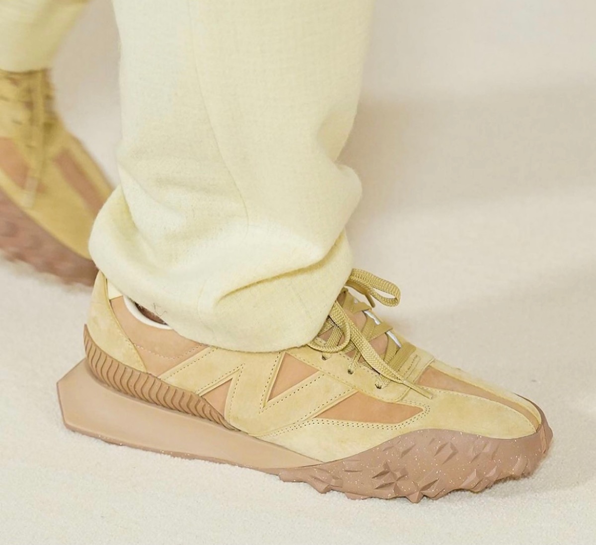 AURALEE × New Balance XC-72  Camel