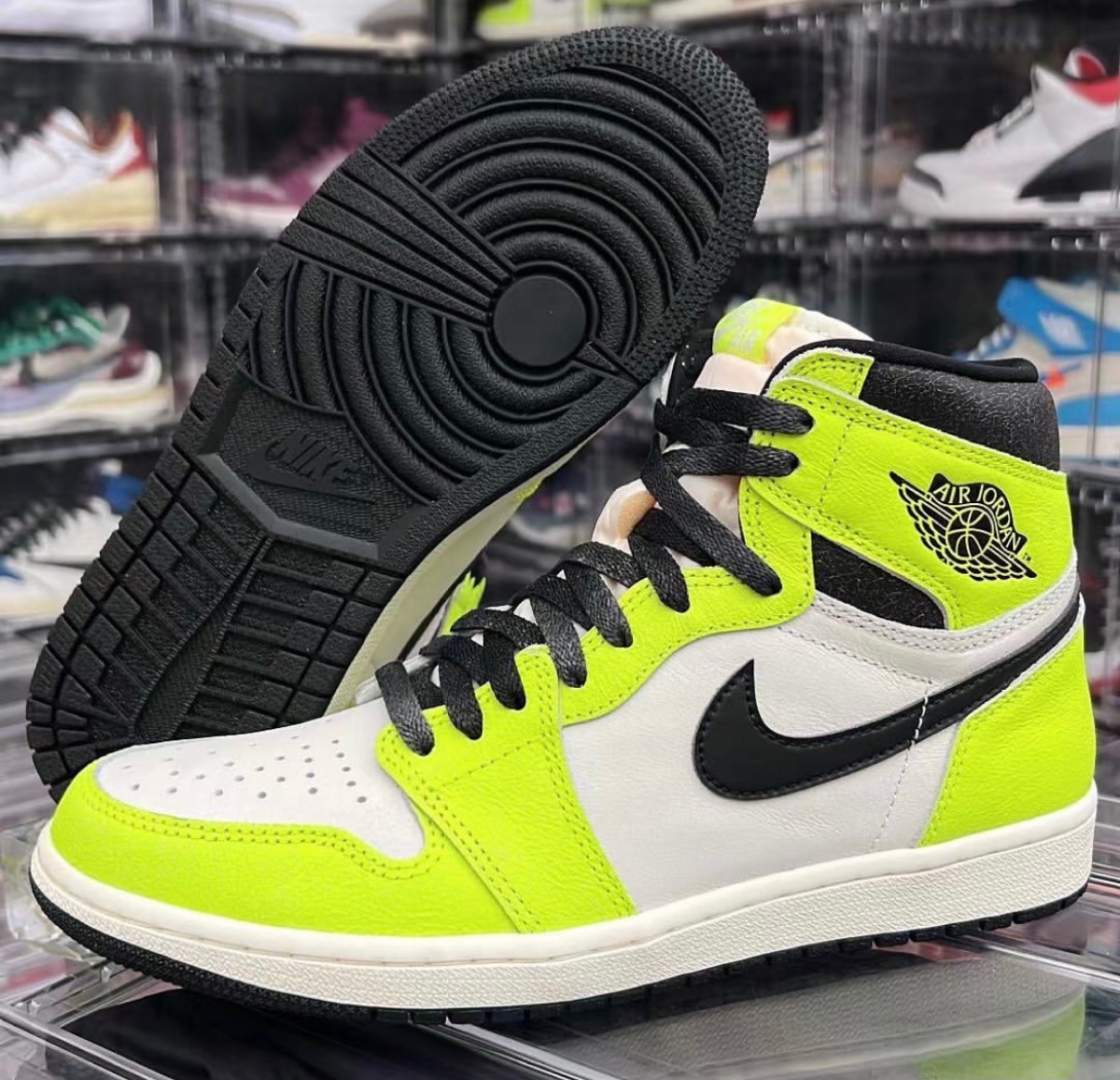 Nike Air Jordan 1 High OG VoltVisionaireメンズ - www ...