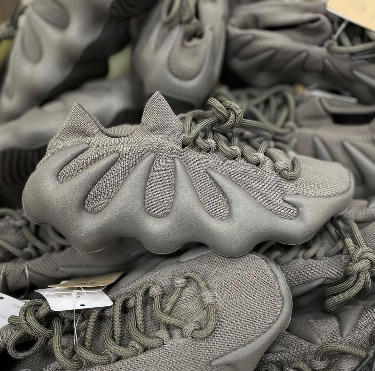 【新品未使用】yeezy450 スニーカー